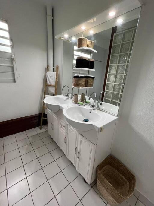 Appartement F4 Petit Bourg Esterno foto
