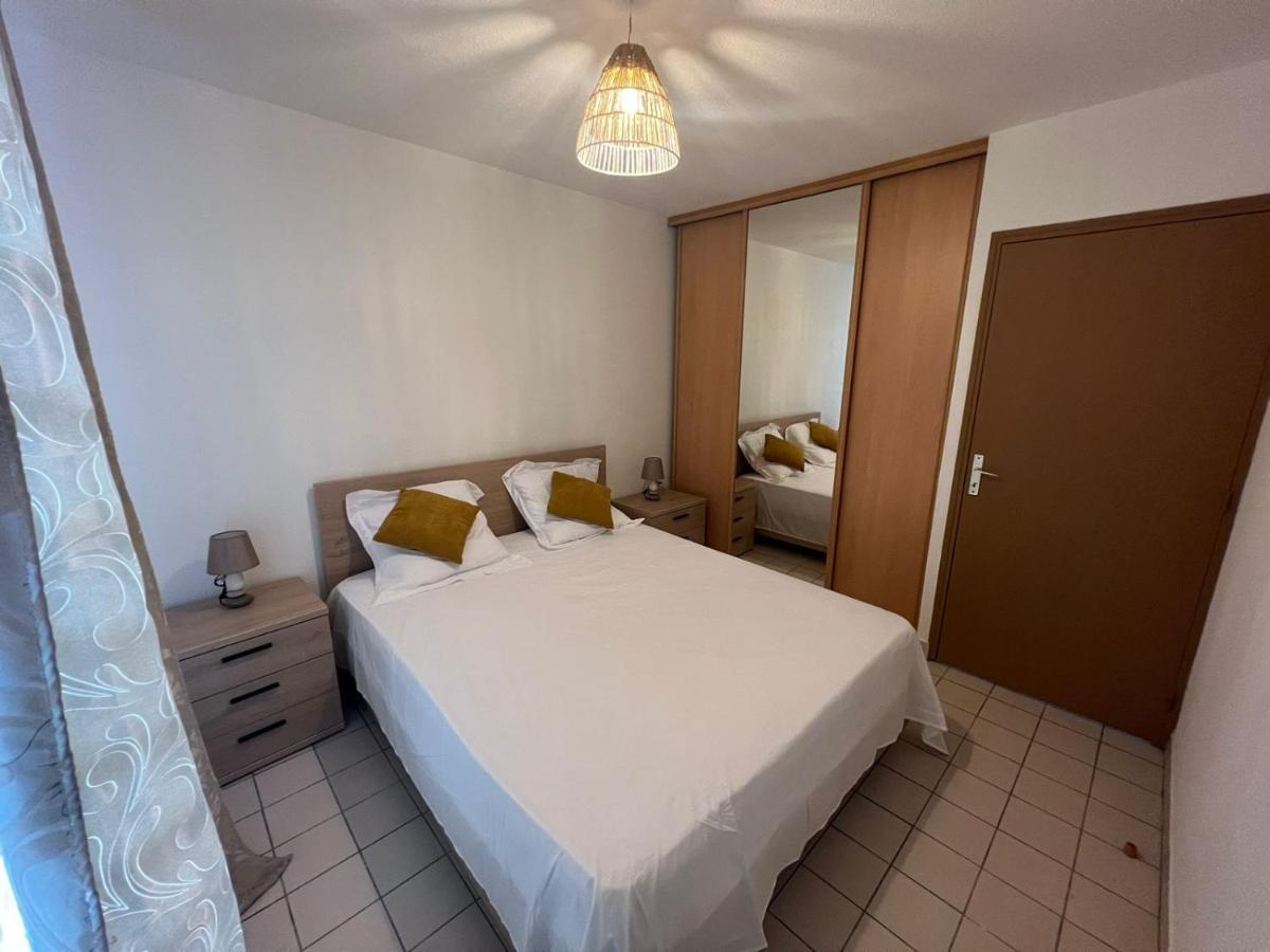 Appartement F4 Petit Bourg Esterno foto